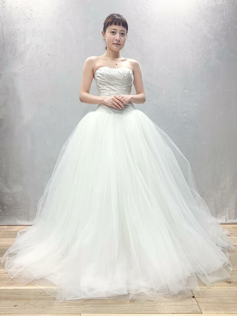 white by vera wang ウェディングドレス