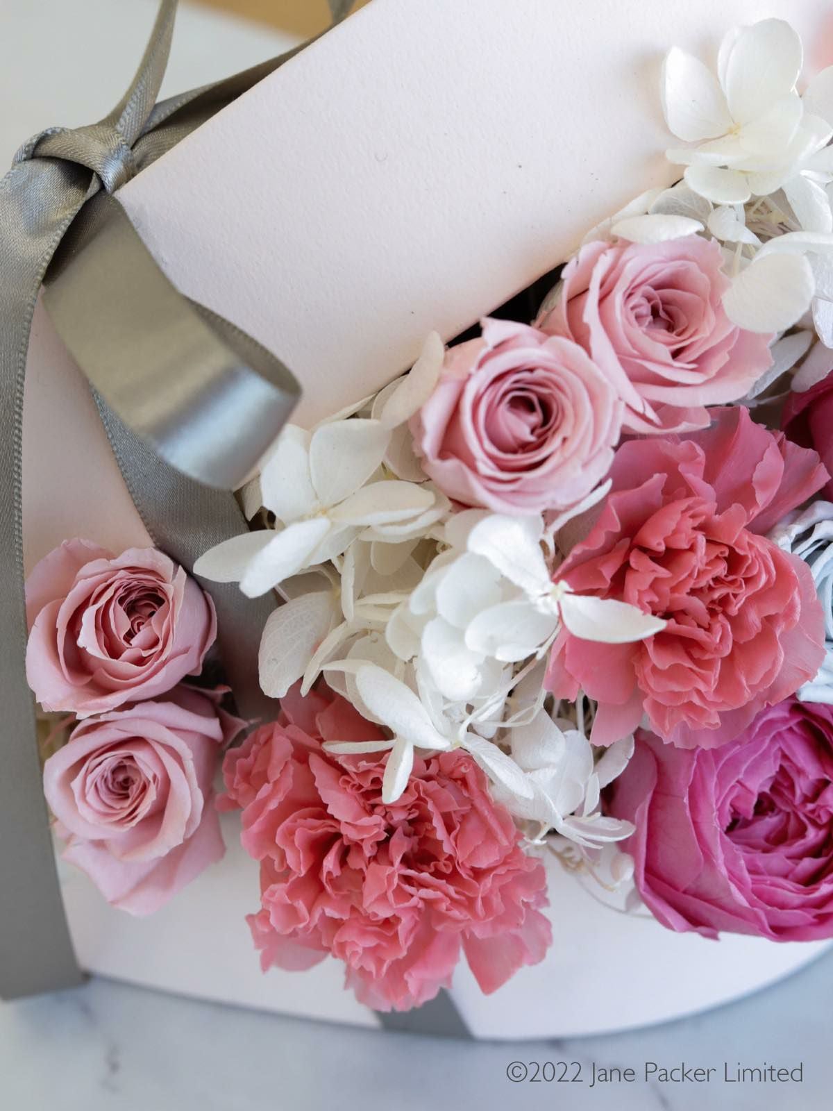 In LOVE(ハートボックスプリザーブドアレンジメント)【JP-BU-01