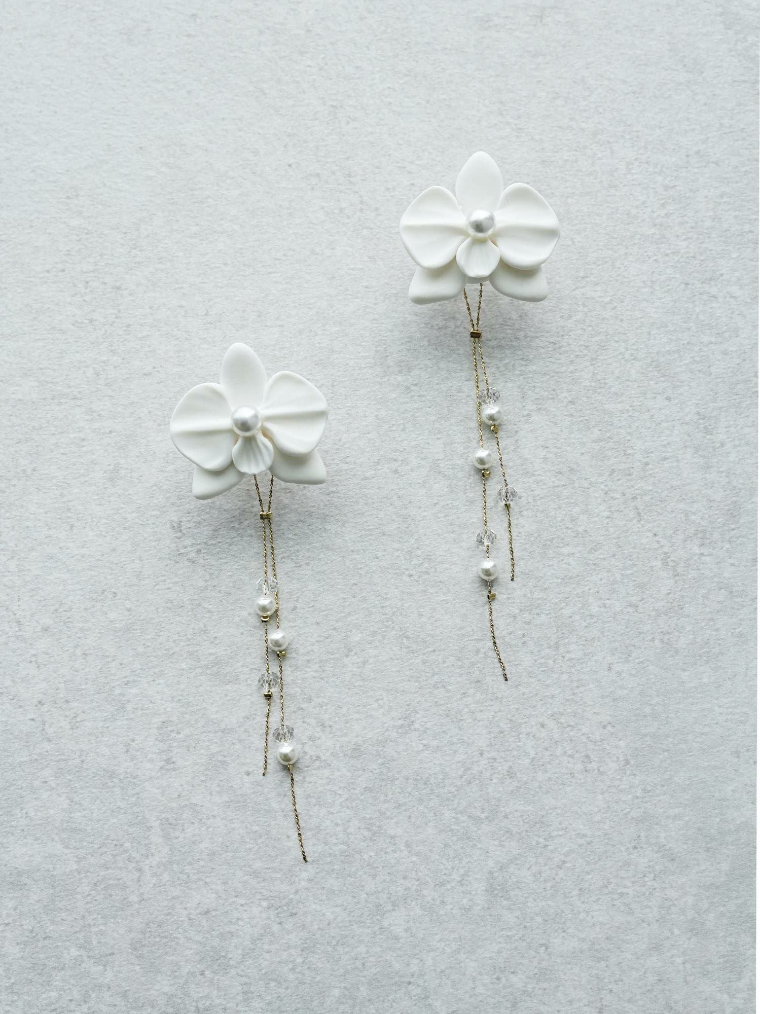 胡蝶蘭と真珠のガラスチェーンイヤリング/ピアス 【MU-COER-30