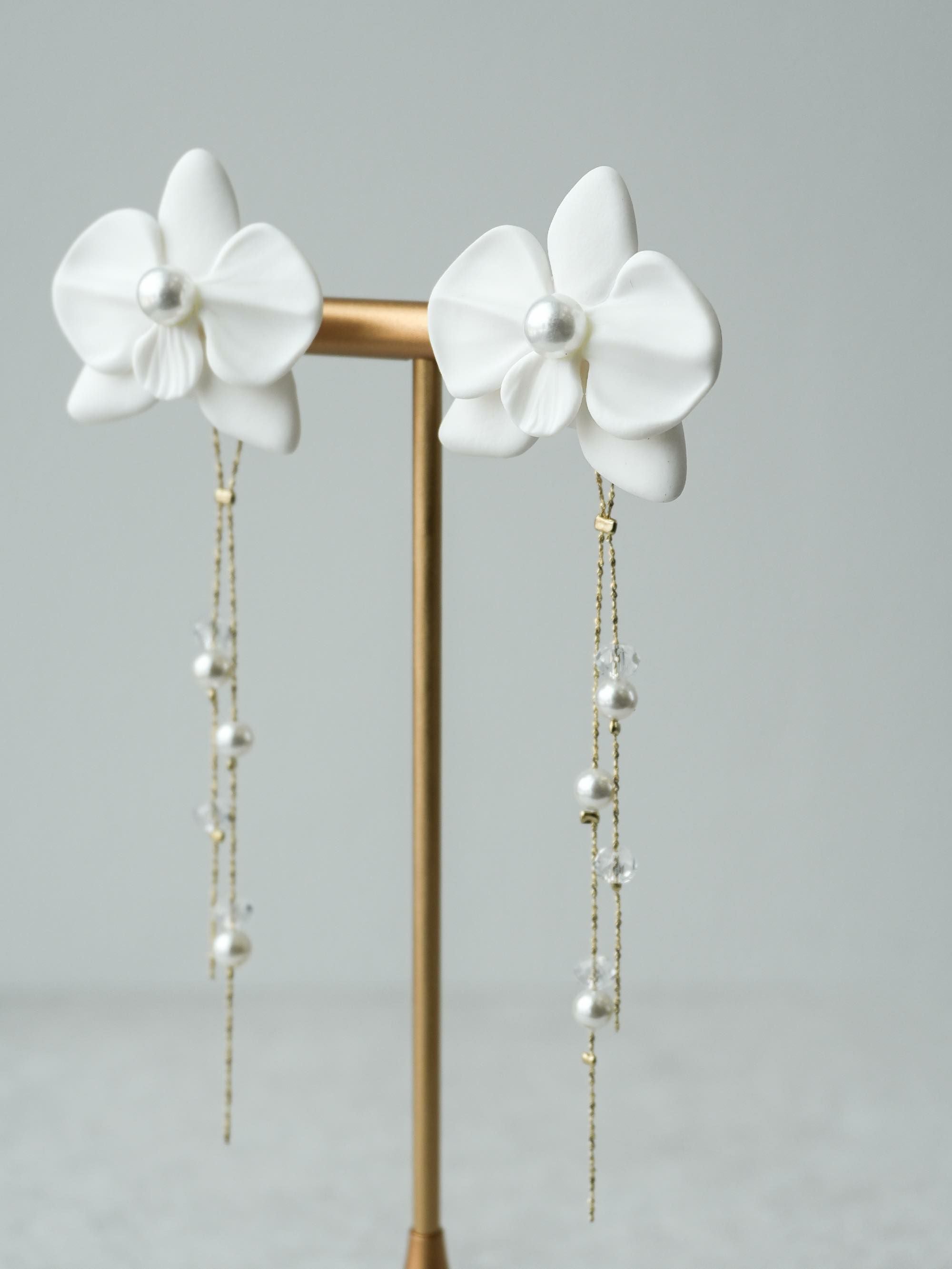 胡蝶蘭と真珠のガラスチェーンイヤリング/ピアス 【MU-COER-30